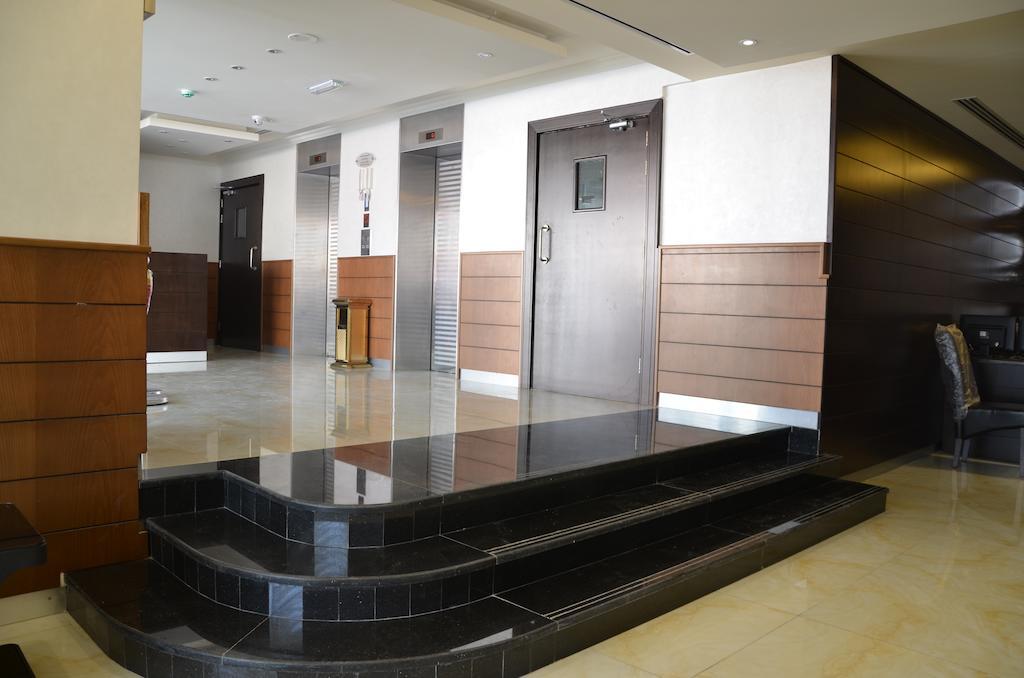 Reef Hotel Aparts Ajman Esterno foto