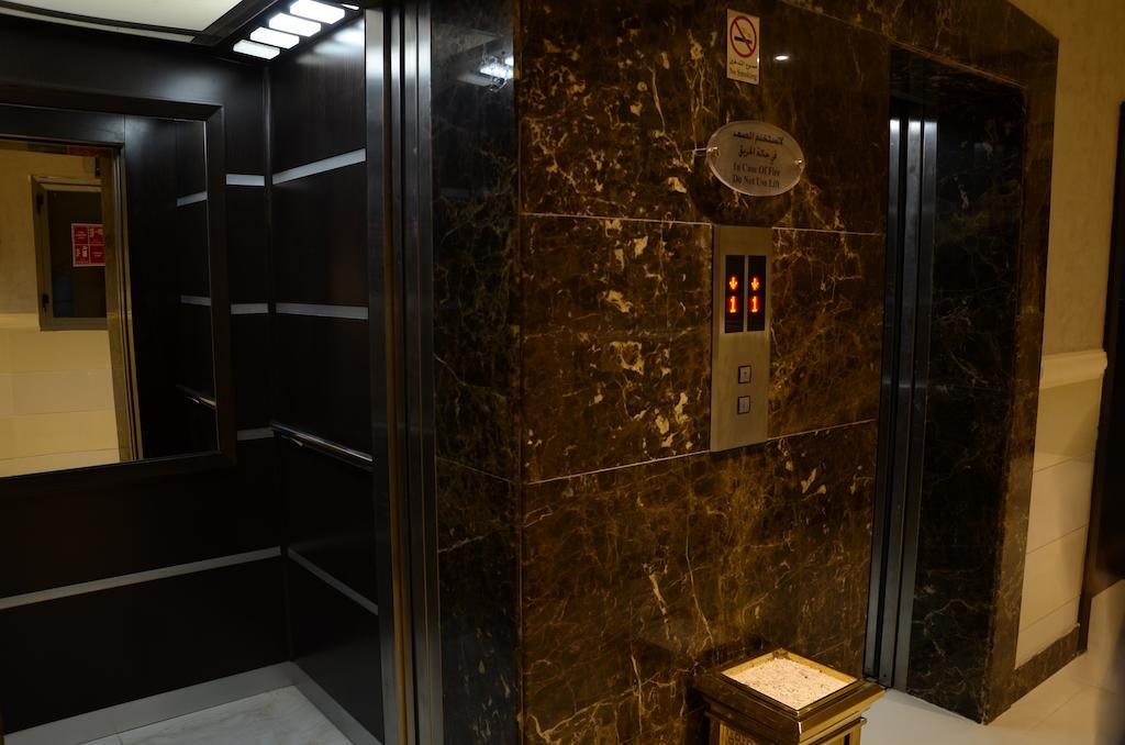 Reef Hotel Aparts Ajman Esterno foto