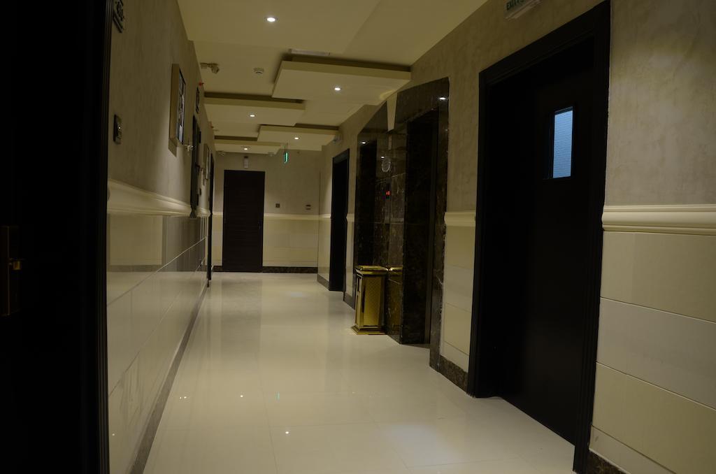 Reef Hotel Aparts Ajman Esterno foto